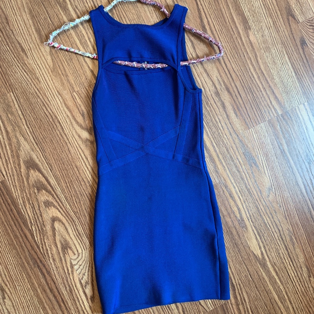 BEBE KEYHOLE BANDAGE DRESS